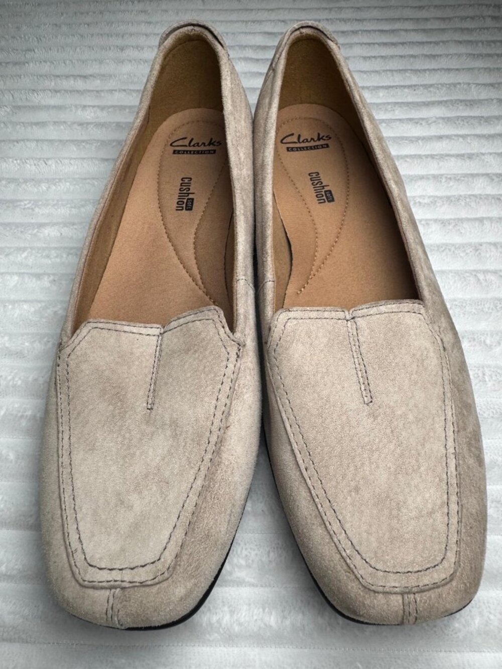 Clarks Collection Beige Suede Comfort Loafers Women’s 10